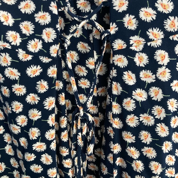 BOG Collective cotton dress SZ M navy blue  daisies background pockets - Picture 6 of 10